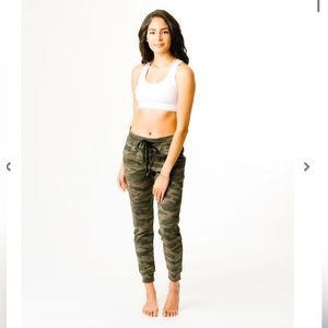 Zyia Camo Unwind Jogger